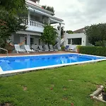 Luxury 4 Bedrooms Pool In Marisol Apartmán
