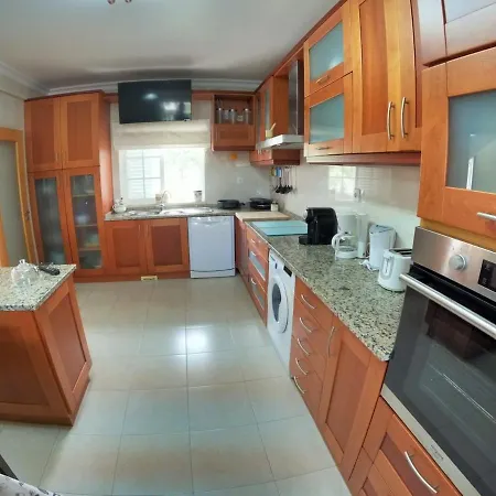Appartement Luxury House With 4 Bedrooms & Pool In Marisol Corroios