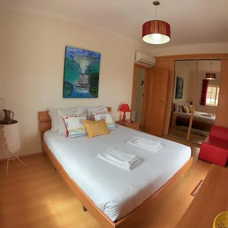 Appartement Luxury House With 4 Bedrooms & Pool In Marisol Corroios