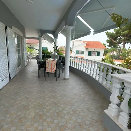 Luxury House With 4 Bedrooms & Pool In Marisol * Corroios
